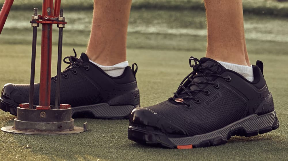 Featured style: Men's Brunt Workwear Composite Toe Ryng shoe in grey.